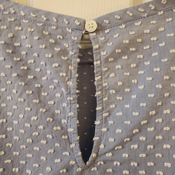 LOFT Sleeveless Textured Tie Waist Blouse Size Medium 100% Cotton Blue White Dot - Picture 10 of 10